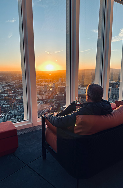 NFT Skybar Bar In Frankfurt Deutschland